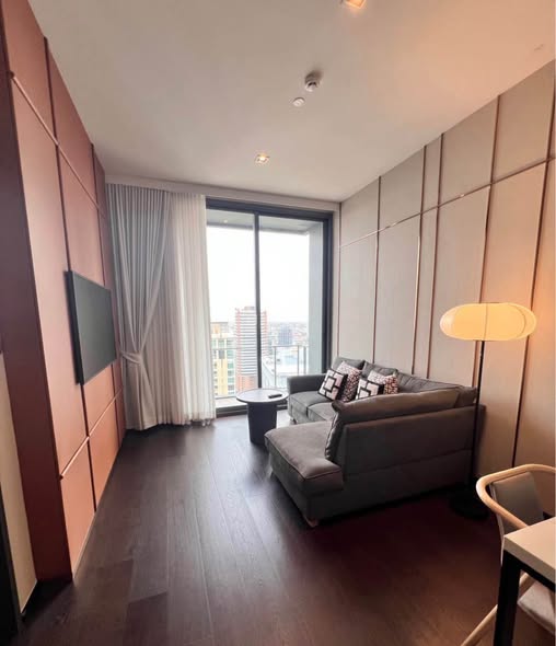 bedroom and living room of LAVIQ Sukhumvit 57