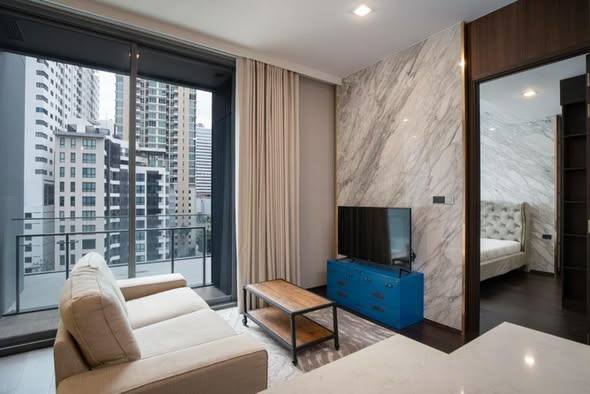 bedroom and living room of LAVIQ Sukhumvit 57