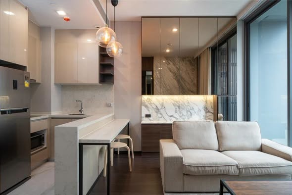 living room and kitchen of LAVIQ Sukhumvit 57