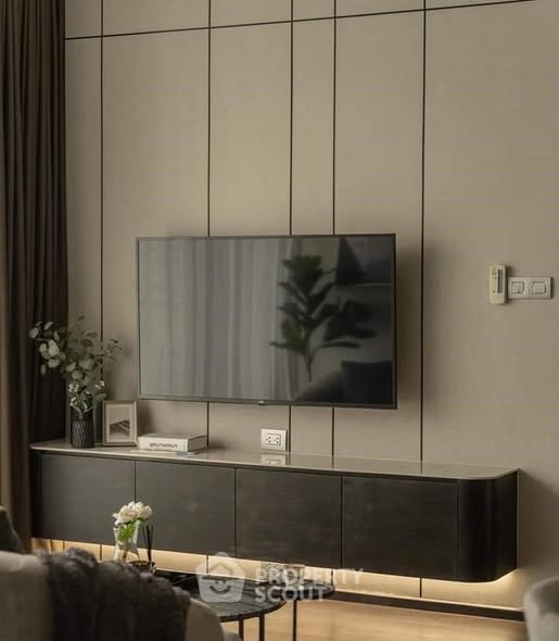 living room and room interior of LAVIQ Sukhumvit 57