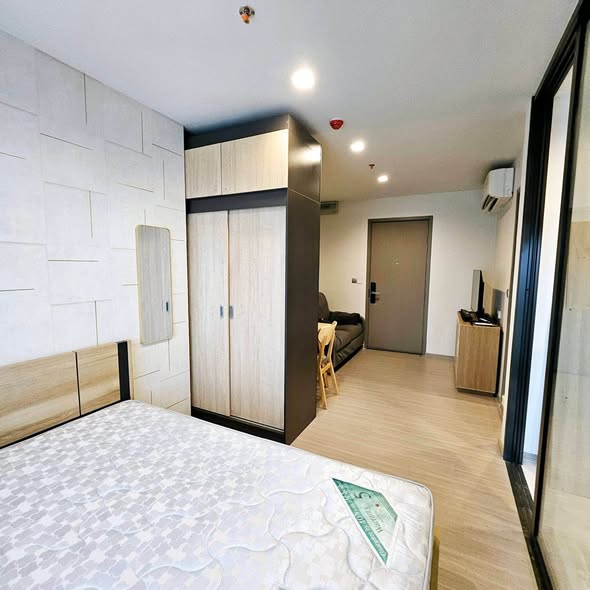 bedroom and room interior of Life Asoke – Rama 9