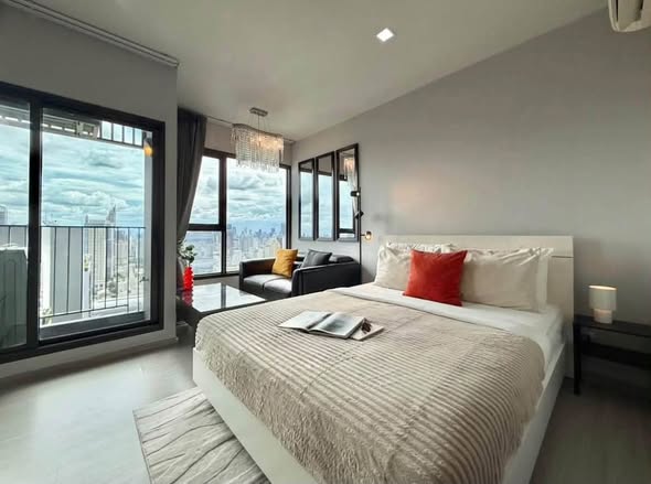 bedroom and room interior of Life Asoke – Rama 9