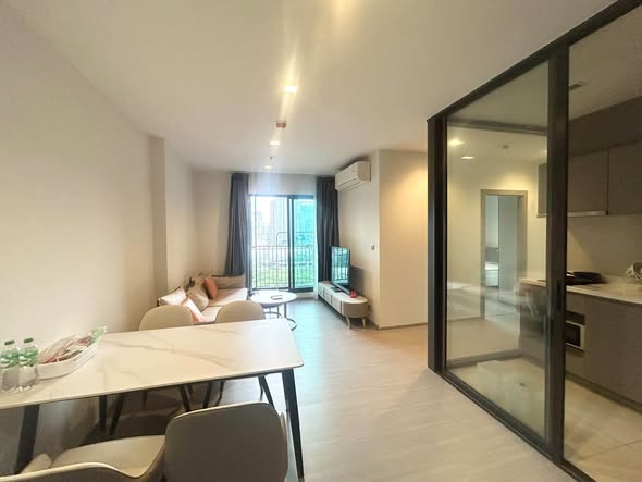 bedroom and room interior of Life Asoke – Rama 9