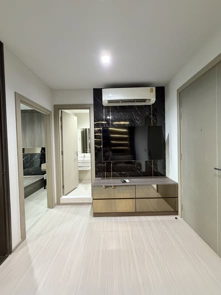 bedroom and room interior of Life Asoke – Rama 9