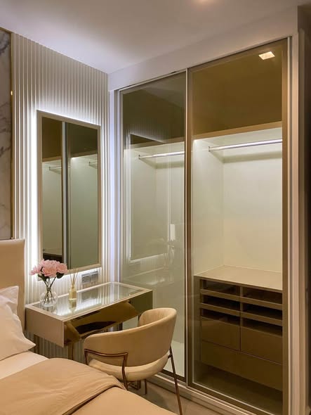 bedroom and room interior and bathroom of Life Asoke – Rama 9