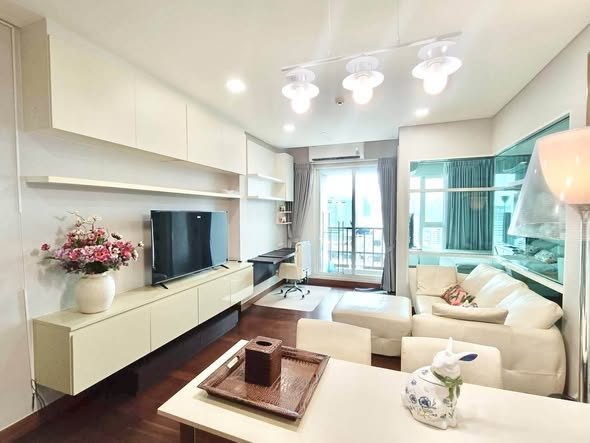 living room of Life Asoke – Rama 9