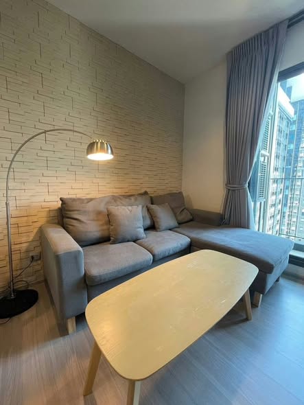 living room and bedroom of Life Asoke – Rama 9