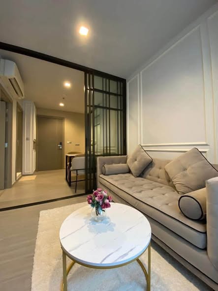 living room and room interior of Life Asoke – Rama 9