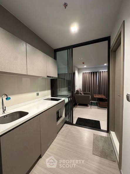 room interior and bathroom of Life Asoke – Rama 9