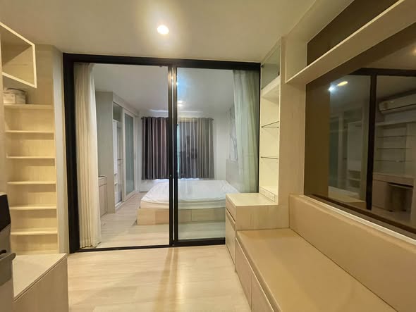 bedroom and room interior of Life Asoke