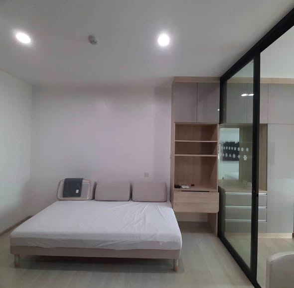 bedroom and room interior of Life Asoke