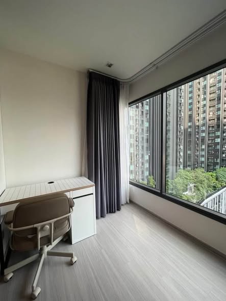 bedroom of Life Asoke Hype