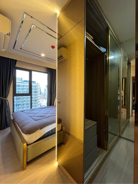 bedroom of Life Asoke Hype