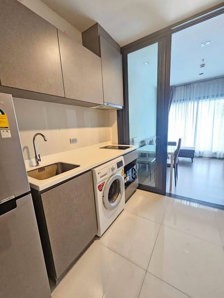 bedroom of Life Asoke Hype
