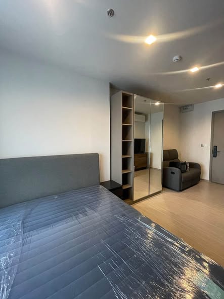bedroom of Life Asoke Hype