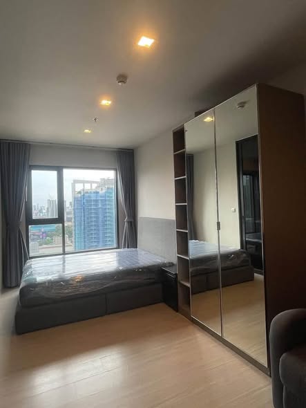 bedroom of Life Asoke Hype