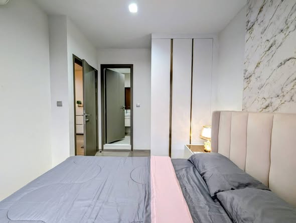 bedroom of Life Asoke Hype
