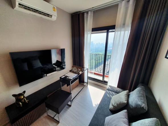 bedroom of Life Asoke Hype