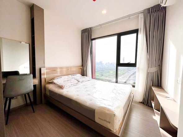 bedroom of Life Asoke Hype