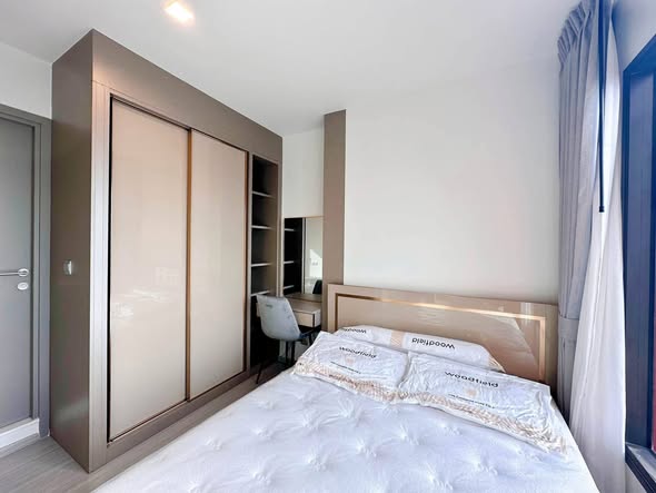bedroom of Life Asoke Hype