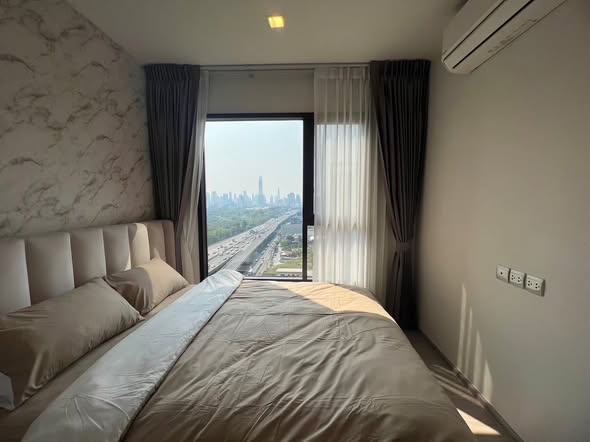 bedroom of Life Asoke Hype