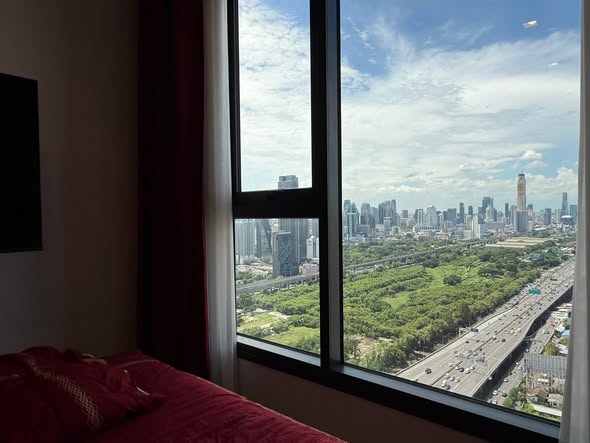 bedroom of Life Asoke Hype