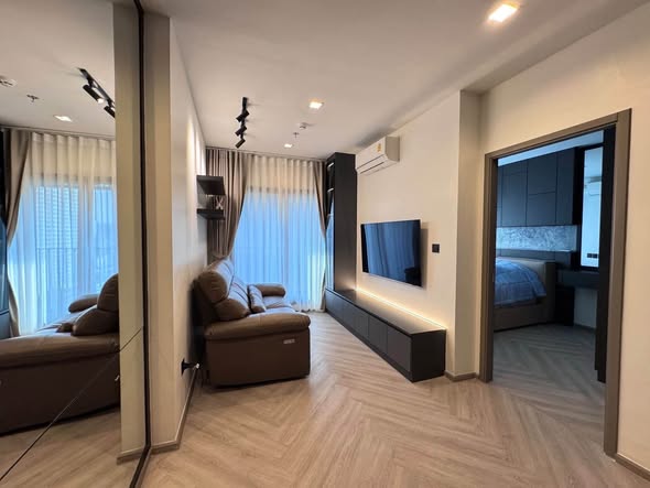 bedroom and living room and room interior of Life Asoke Hype