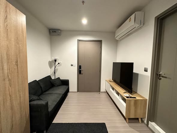 bedroom and room interior of Life Asoke Hype