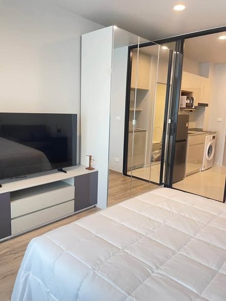bedroom and room interior of Life Asoke Hype