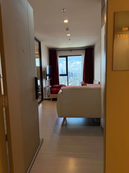 bedroom and room interior of Life Asoke Hype