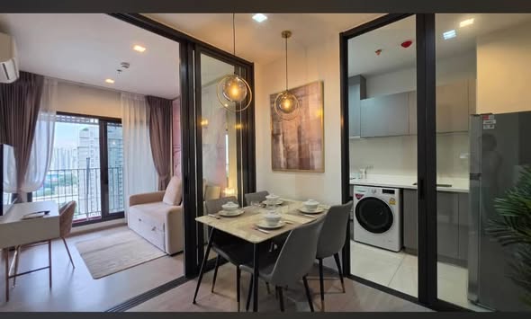 bedroom and room interior of Life Asoke Hype