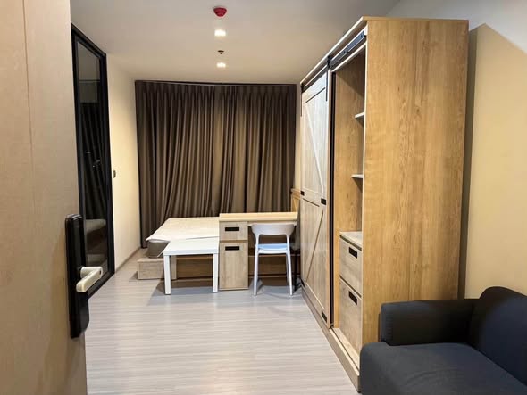 bedroom and room interior of Life Asoke Hype