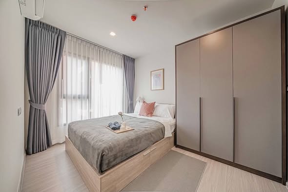 bedroom and room interior of Life Asoke Hype