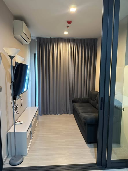 bedroom and room interior of Life Asoke Hype