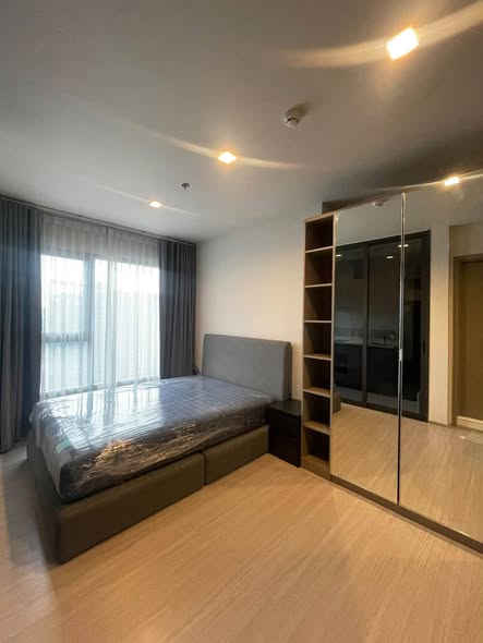 bedroom and room interior of Life Asoke Hype