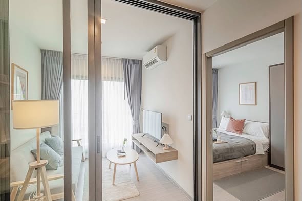 bedroom and room interior of Life Asoke Hype
