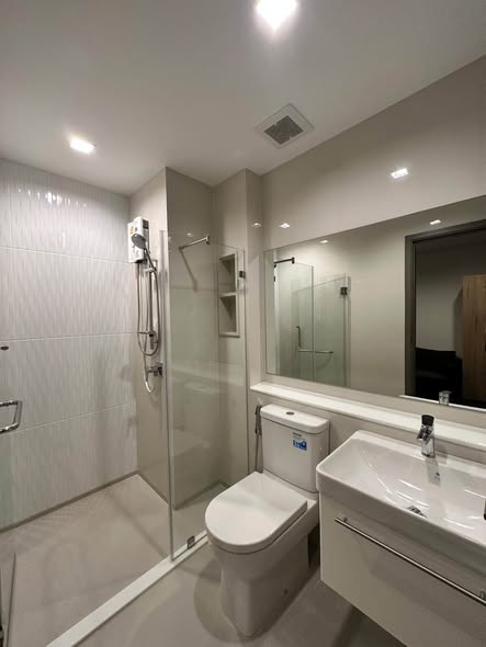room interior of Life Asoke Hype