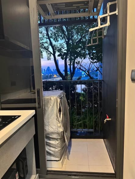room interior of Life Asoke Hype