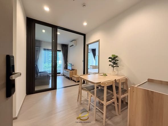 room interior of Life Asoke Hype