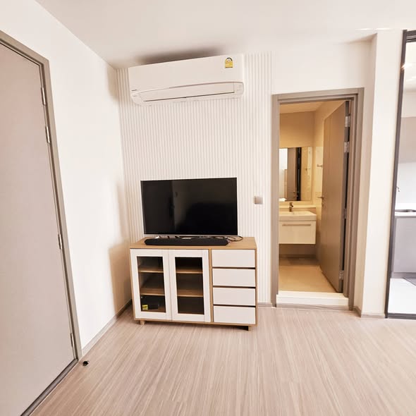 room interior of Life Asoke Hype