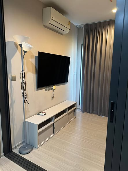 room interior and bathroom of Life Asoke Hype