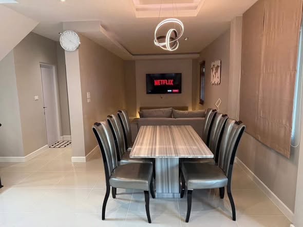 room interior of Life Bangkok Boulevard Wongwaen-Onnut 2
