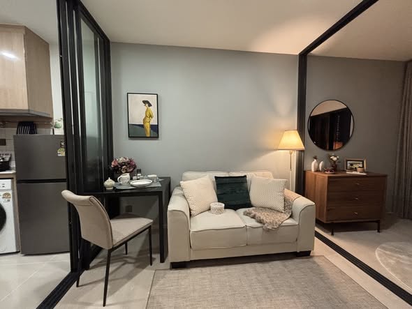 bedroom and living room of Life เจริญนคร-สาทร 𝗟𝗶𝗳𝗲 Charoen Nakhon-Sathorn