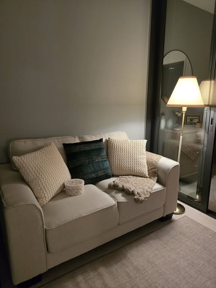living room of Life เจริญนคร-สาทร 𝗟𝗶𝗳𝗲 Charoen Nakhon-Sathorn