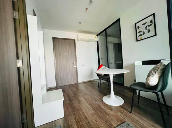 room interior of Life Ladprao Valley