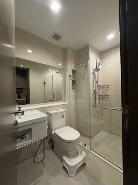 room interior and bathroom of Life Ladprao Valley