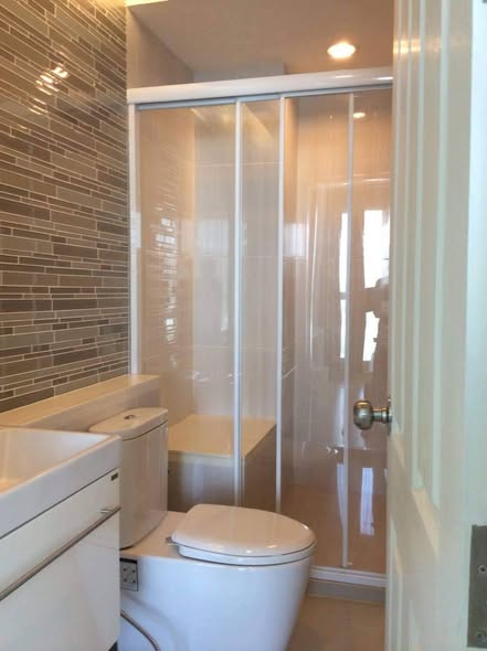 room interior and bathroom of Life@ Lat Phrao 18