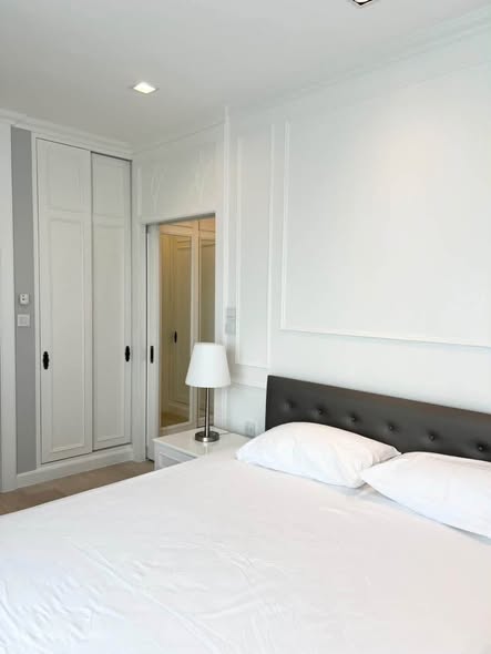 bedroom of Life One Wireless