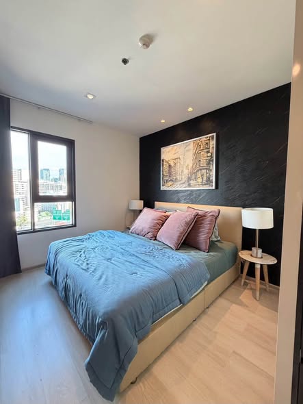 bedroom of Life One Wireless