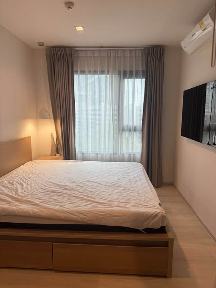 bedroom of Life One Wireless